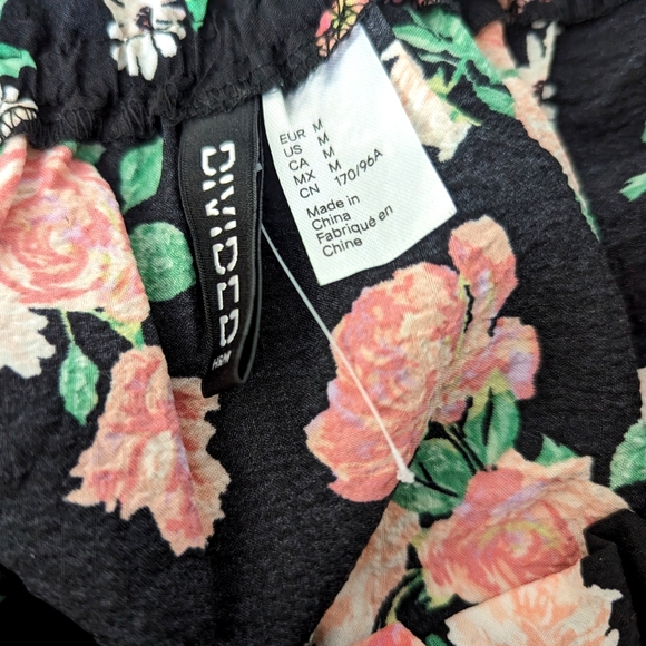 H&M Black Floral Puff Long Sleeve Crop Blouse - Picture 5 of 5